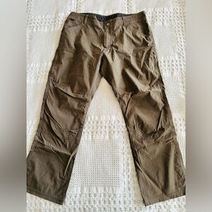 Kuhl Pants Mens 38x30 Brown Nylon Stretch Outdoor Hiking Treking performance